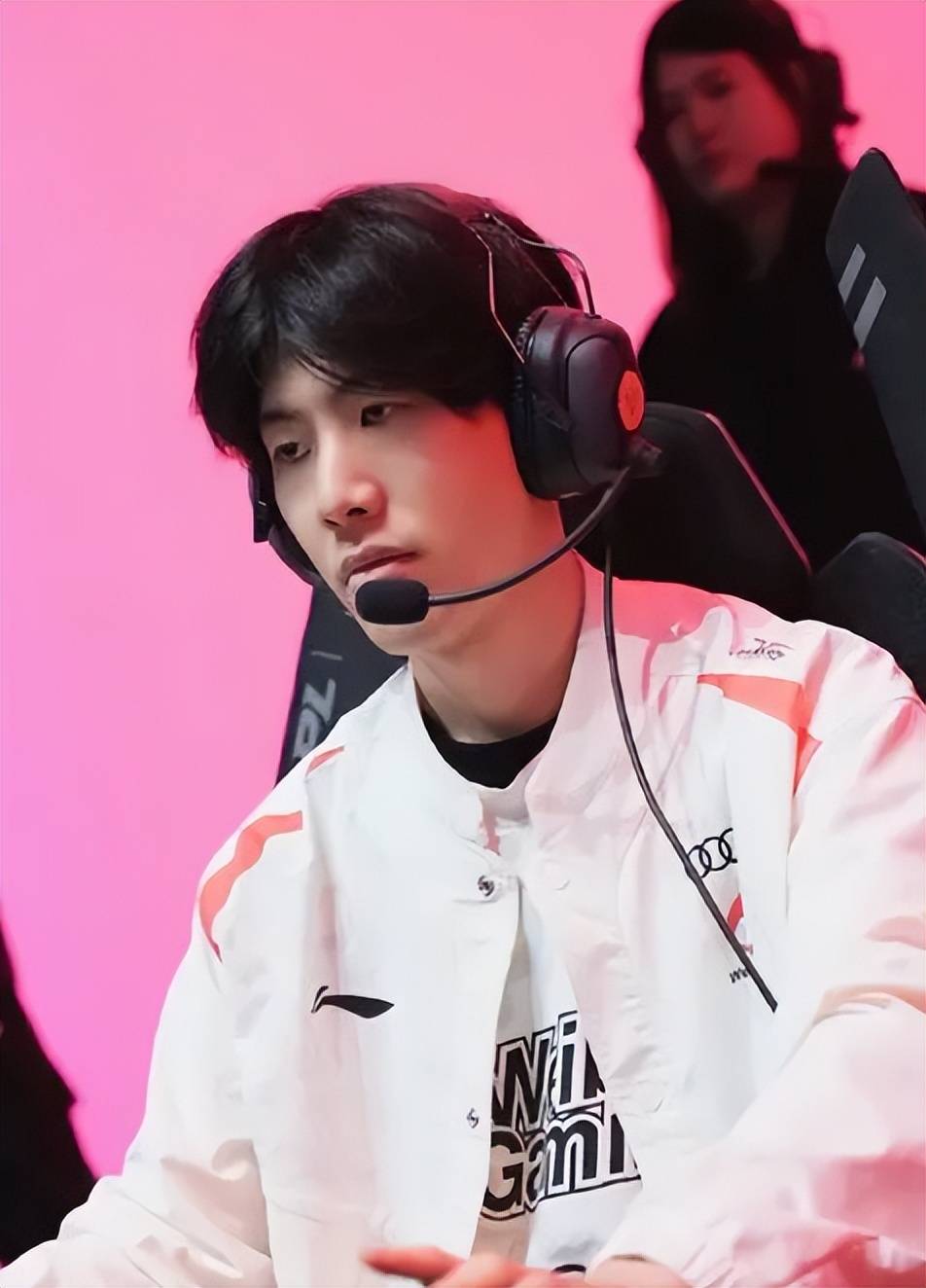 围绕主题 围绕主题